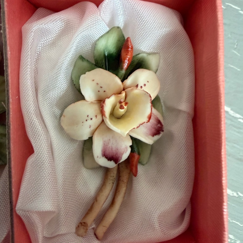 Carlos Savastano Porcelain Floral Pin Duo - Pink, Cream & Green Accents - Picture 4 of 9